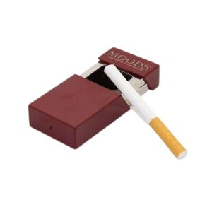 cendrier avec un paquet de cigarette